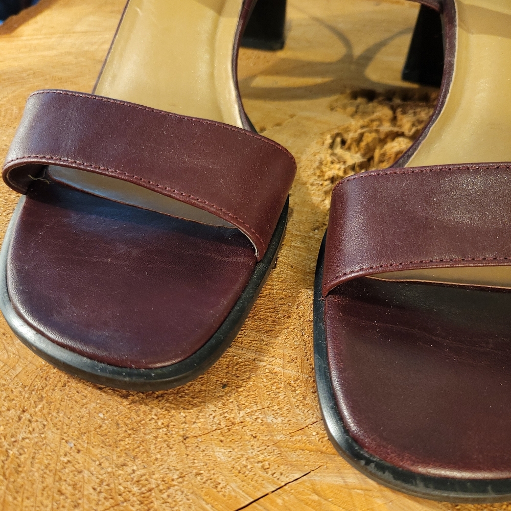 Naturalizer Burgundy Sandals - Picture 5 of 10